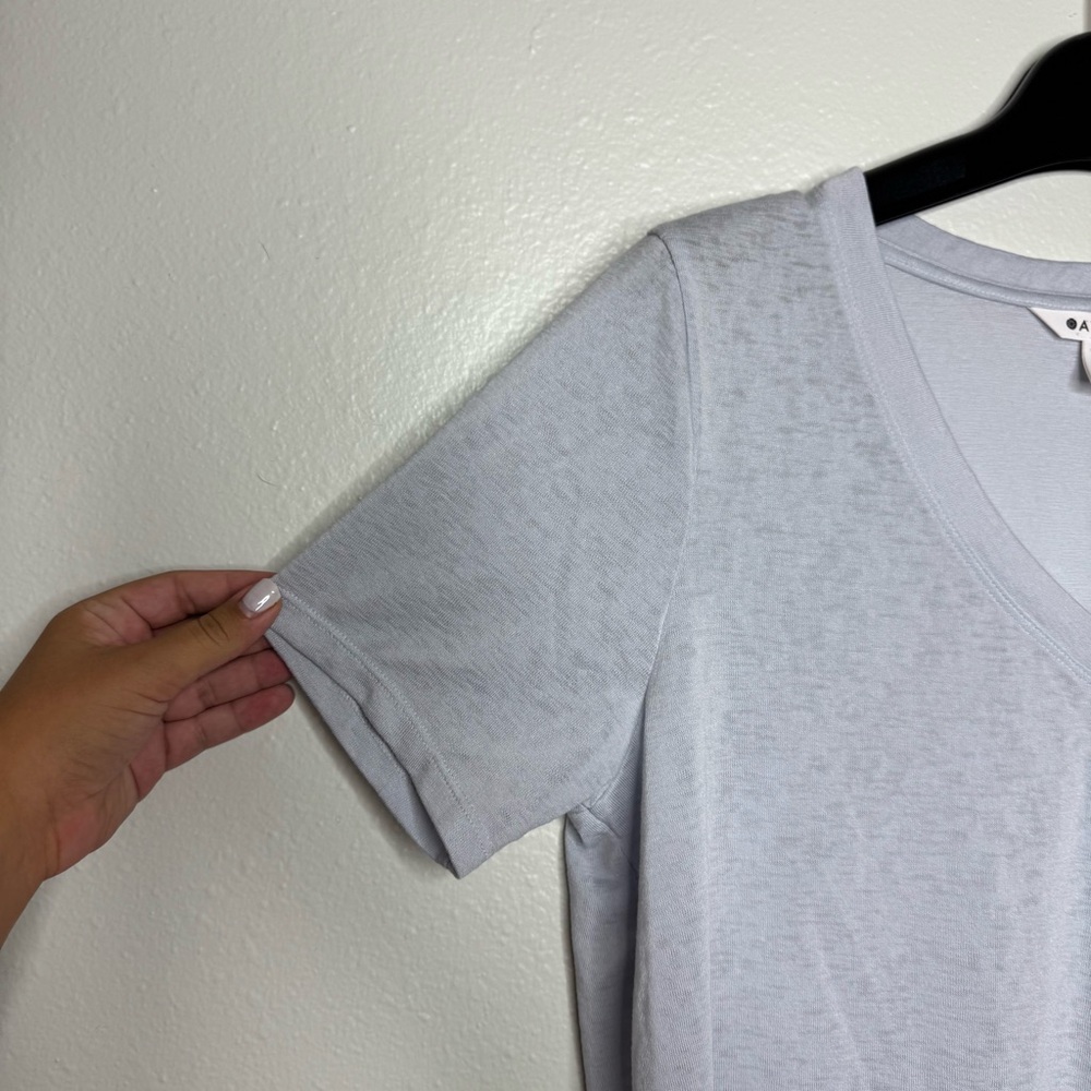 Athleta Blue Breezy‎ Scoop V Tee Shirt - Picture 3 of 6